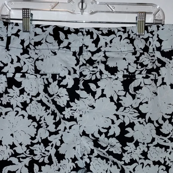 Ann Taylor Black and Baby Blue Floral Women Shorts Cargos - Picture 8 of 10